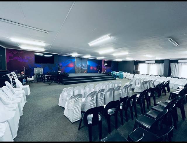450M² OFFICE FOR SALE IN HALFWAY HOUSE